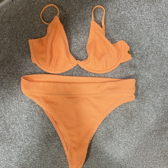 Billabong Summer High Bikini Set - Picture 3 of 3